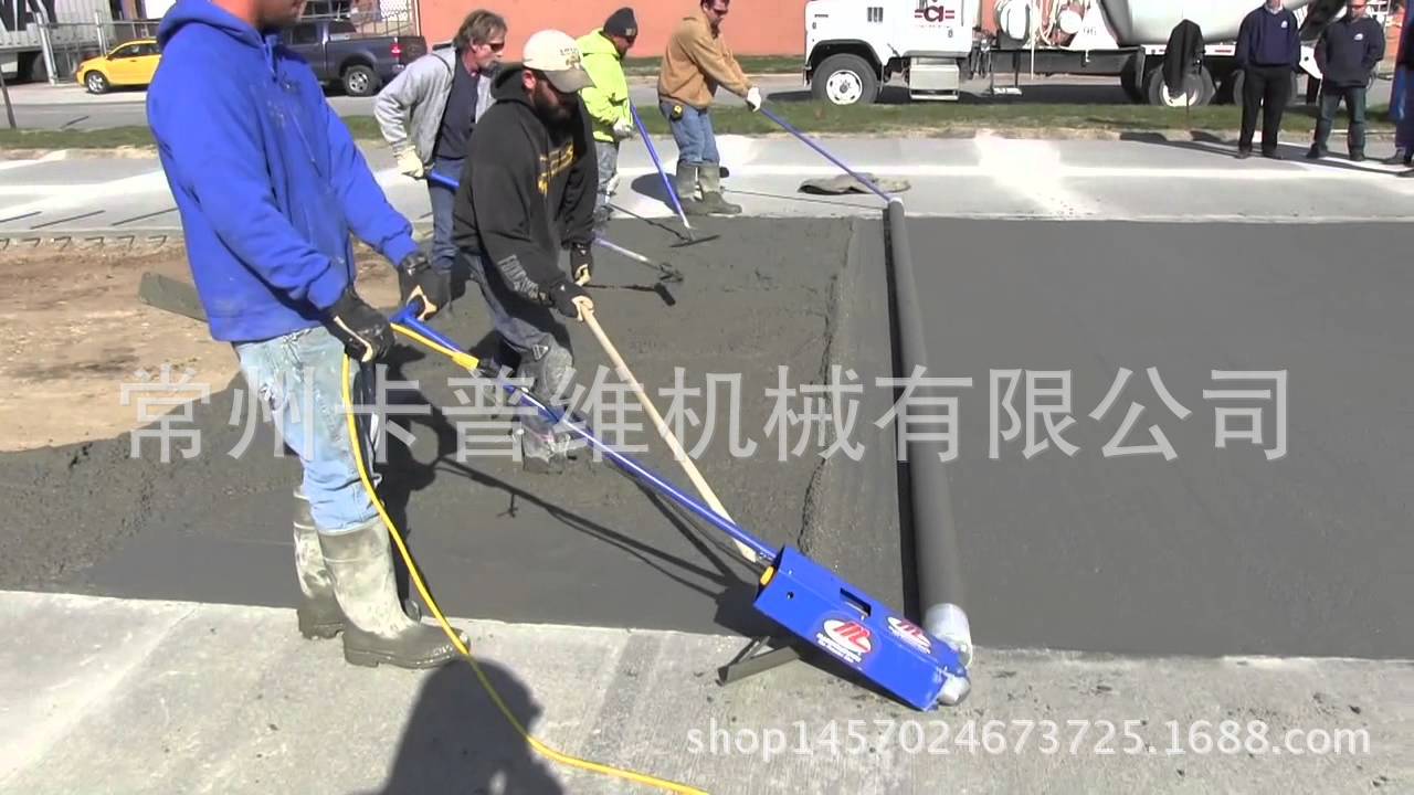 常州透水地坪摊铺机、振动式混凝土路面滚平机  摊铺机 滚平机 振动梁 滚平机 摊铺机