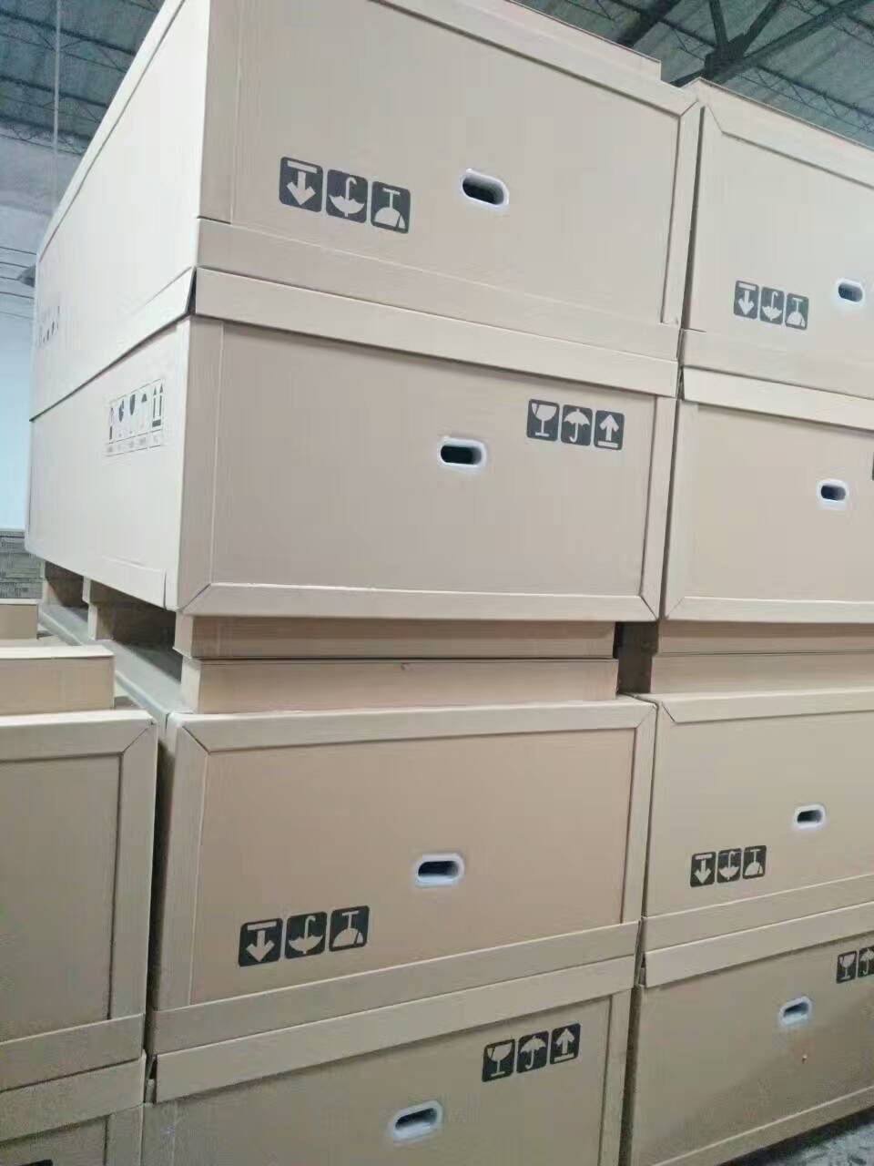 47寸立式触屏机出口包装箱、广州蜂窝纸箱厂家直销、广州出口包装箱