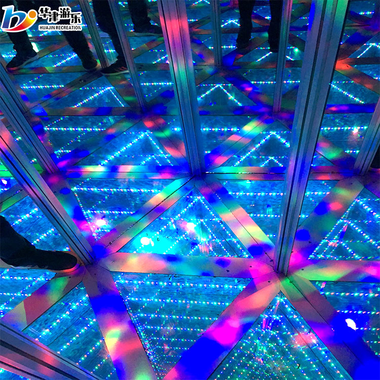 厂家供应钢化镜子迷宫新颖游乐设备大型豪华迷宫益智探险迷宫