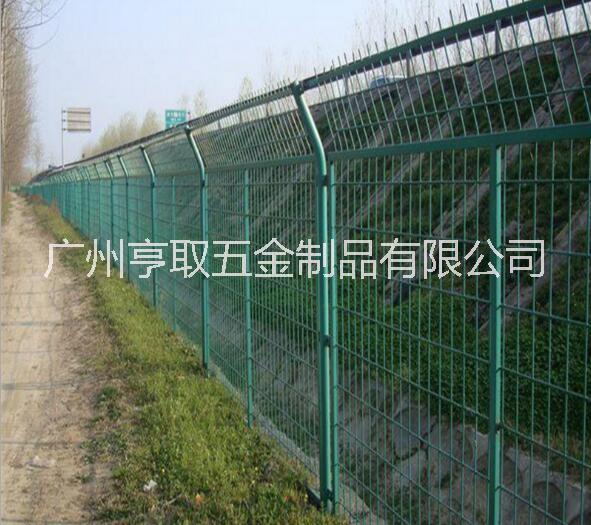 双边铁丝网围栏高速公路护栏网围墙养殖养鸡钢丝防护网荷兰隔离网图片