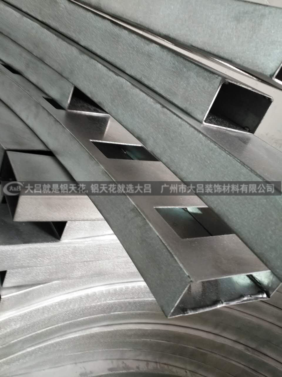 弧形铝方管，广东弧形铝方管厂家批发