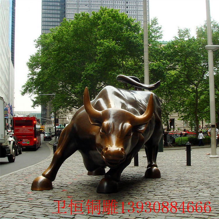 铸造大型铜牛雕塑厂家哪里可以定做大型铜牛雕塑华尔街铜牛雕塑摆件图片