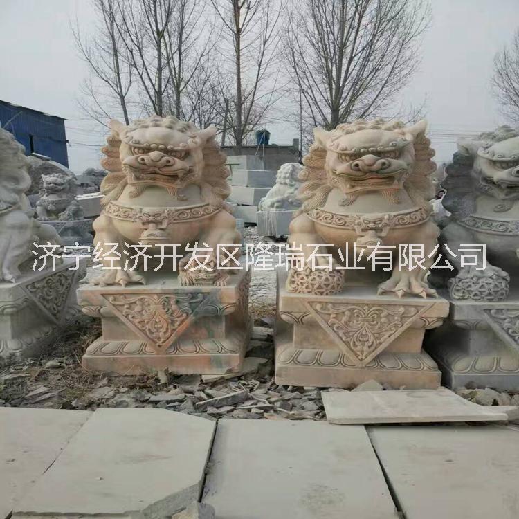 石雕狮子厂家批发生产石雕狮子 汉白玉石狮子一对 石狮子多少钱 动物石雕摆件图片