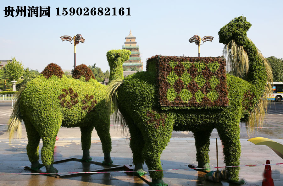 贵阳公园花坛植物绿雕设计种类分为仿真绿雕和生态绿雕两种