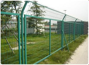 果园围栏网@西安果园围栏网厂家@果园围栏网绿色铁丝围网图片