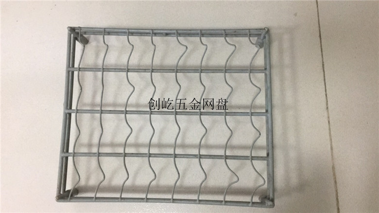 东莞塘厦镀锌铁丝网板 定做加工筛网 喷漆网块来样定制