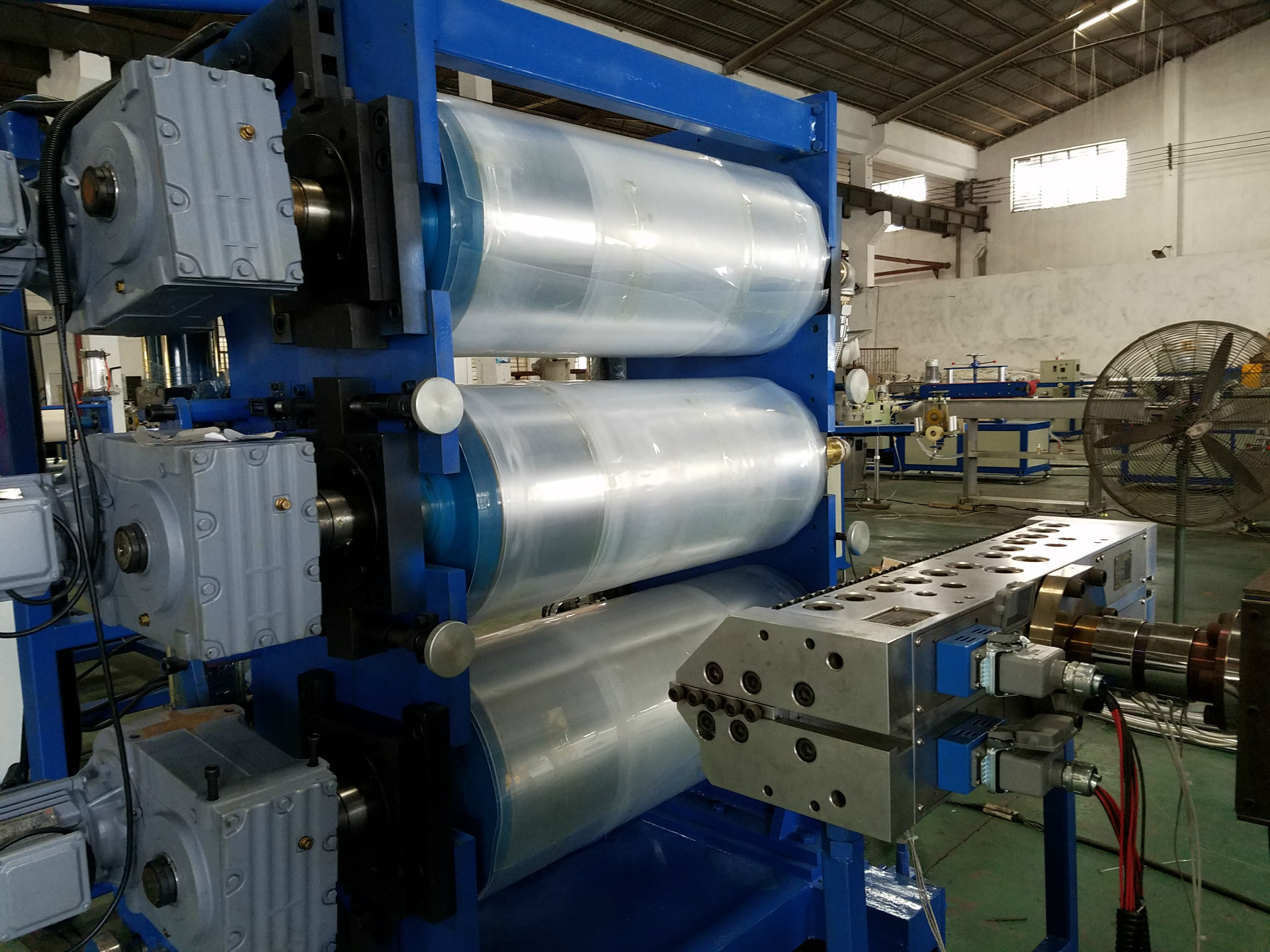 远锦塑机 挤出设备 pp片材挤出生产线 塑料机械设备制造