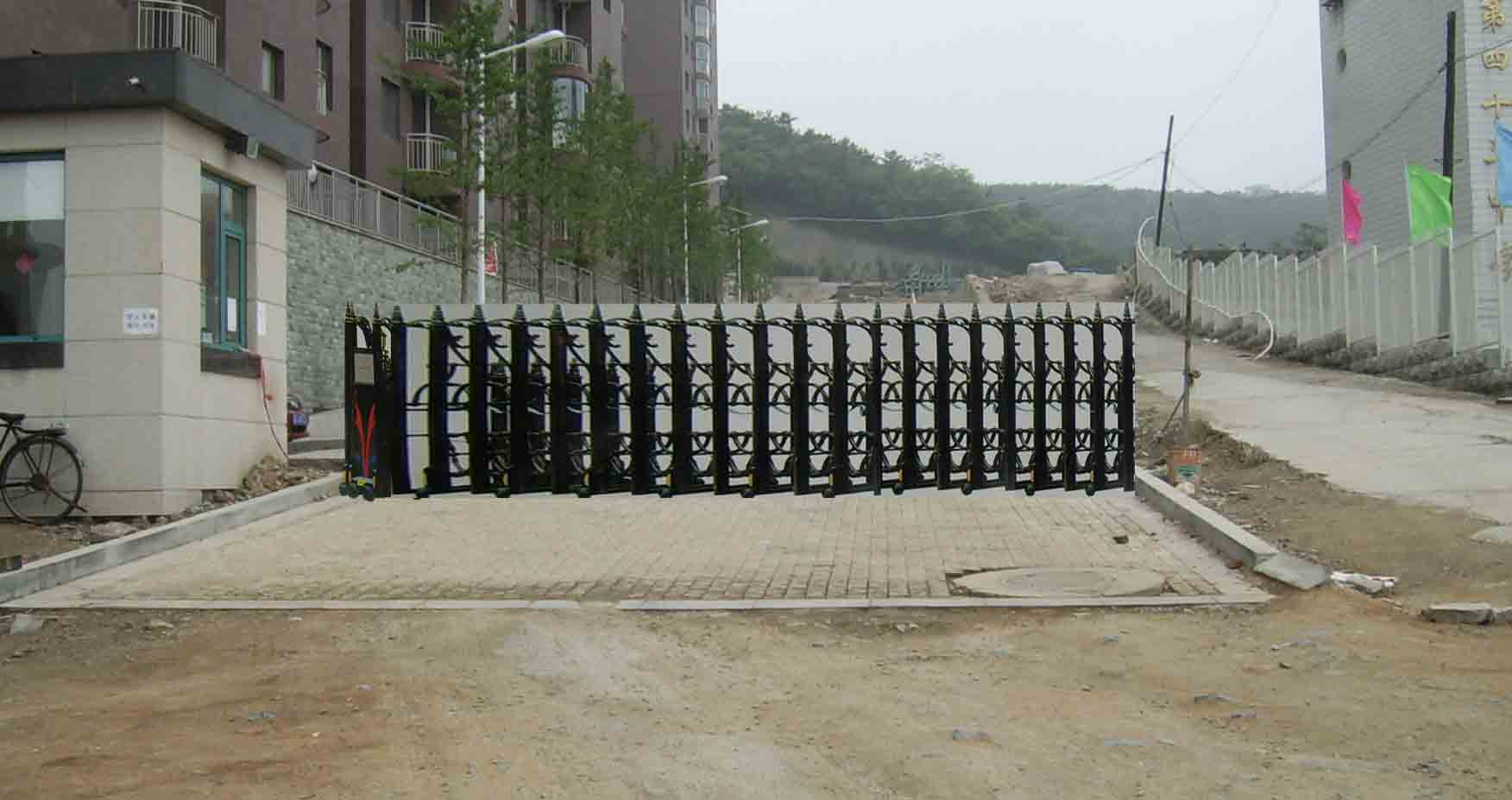 广州铝合金伸缩门 显示屏伸缩门 不锈钢电动平移门