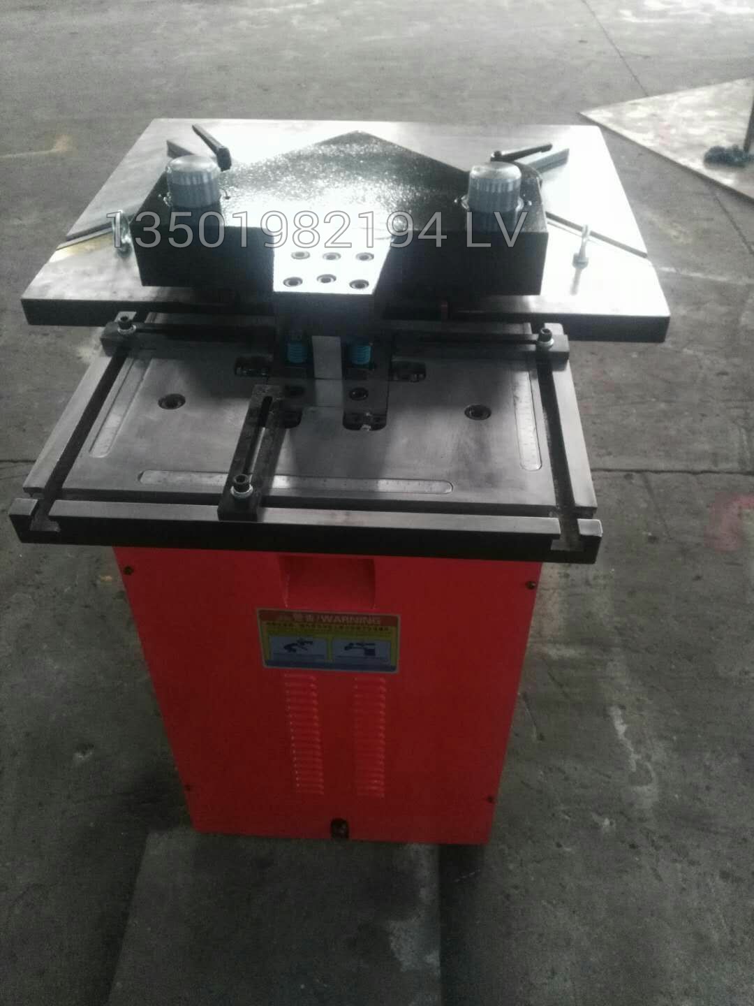 上海伯环热销 双工位液压剪角机QF28Y-4X200AC 多功能液压剪角机