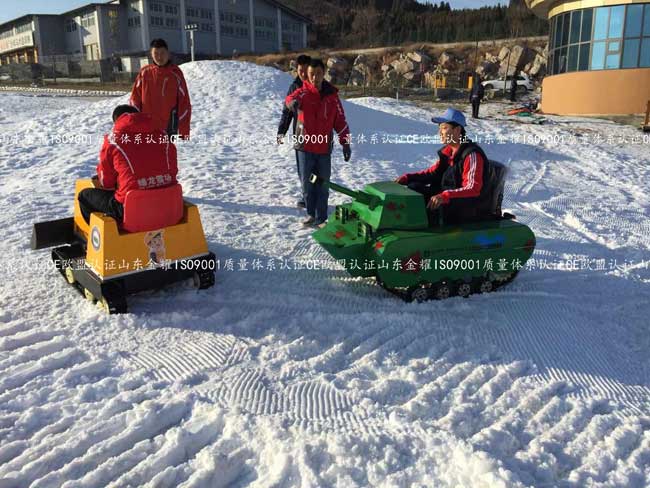 全自动油电混合雪地游乐小坦克厂家图片