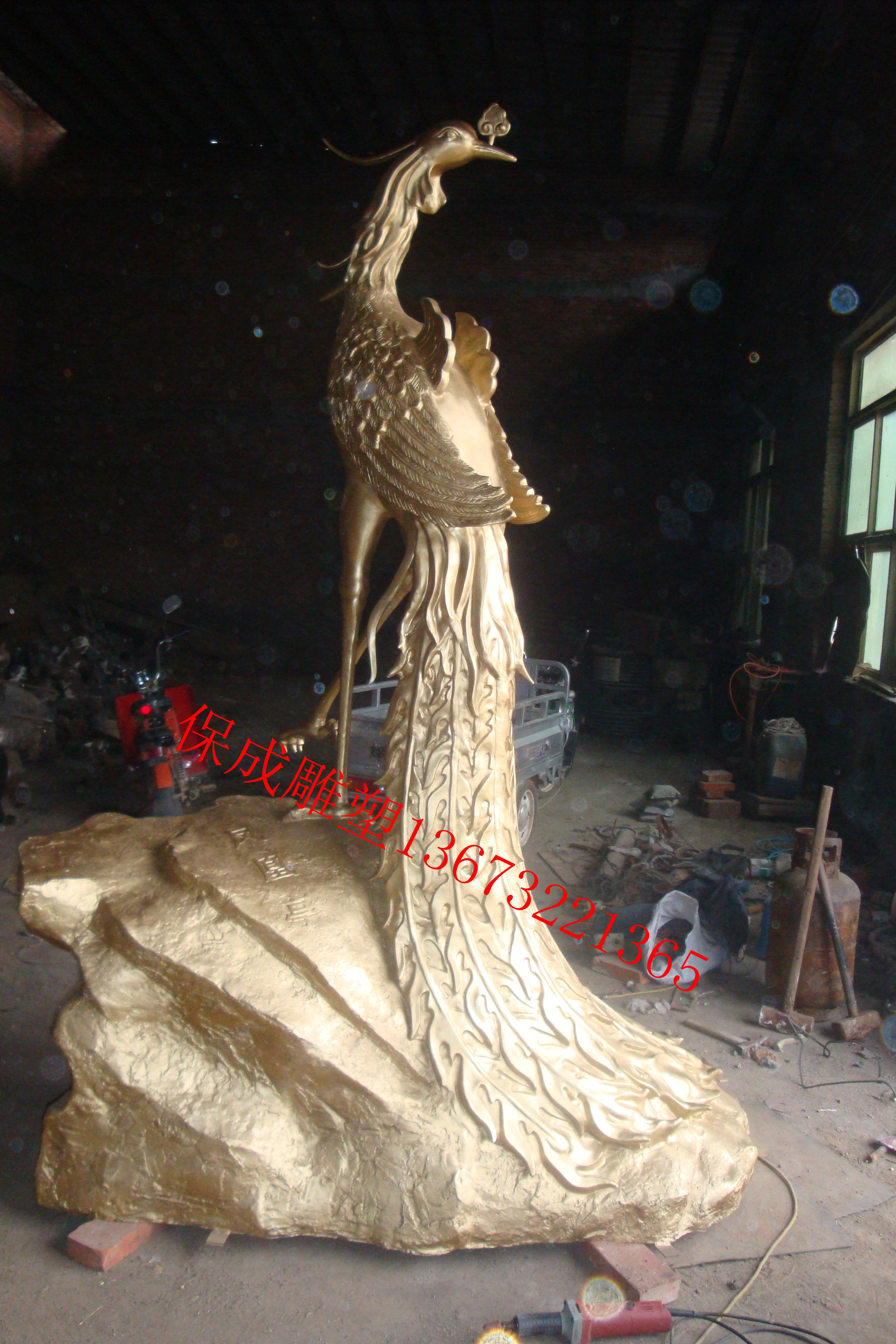 保定市铸铜孔雀动物雕塑厂家