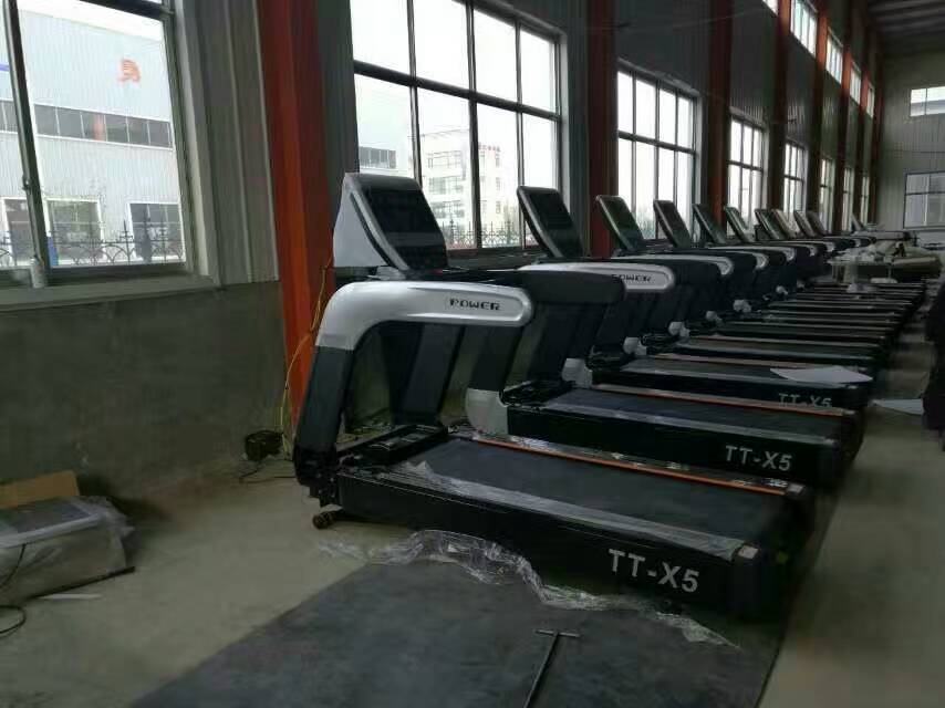 厂家直售智能跑步机健身房专用跑步机 商用跑步机图片