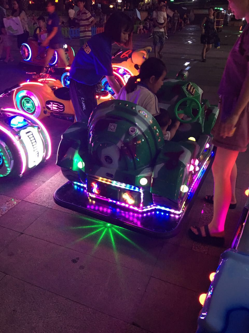 深圳市广场儿童碰碰车兔子大象坦克泡泡车厂家广场儿童双人亲子碰碰车坦克泡泡车游乐设备电动玩具车 广场儿童碰碰车兔子大象坦克泡泡车