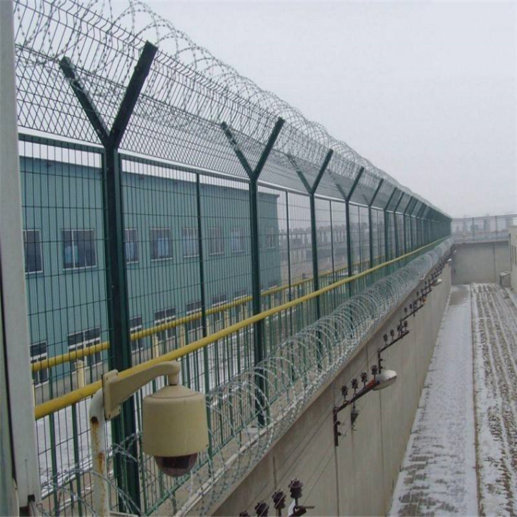 机场围栏网 铁丝网围墙 刺绳护栏 Y型防护围网安全防护网