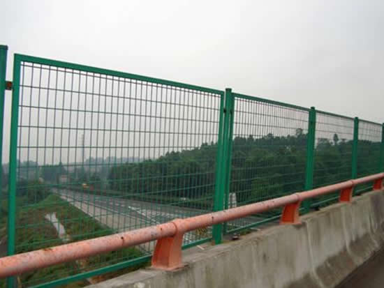 上海刺网护栏网上海花园隔离栅上海桥梁护栏网上海防抛护栏网