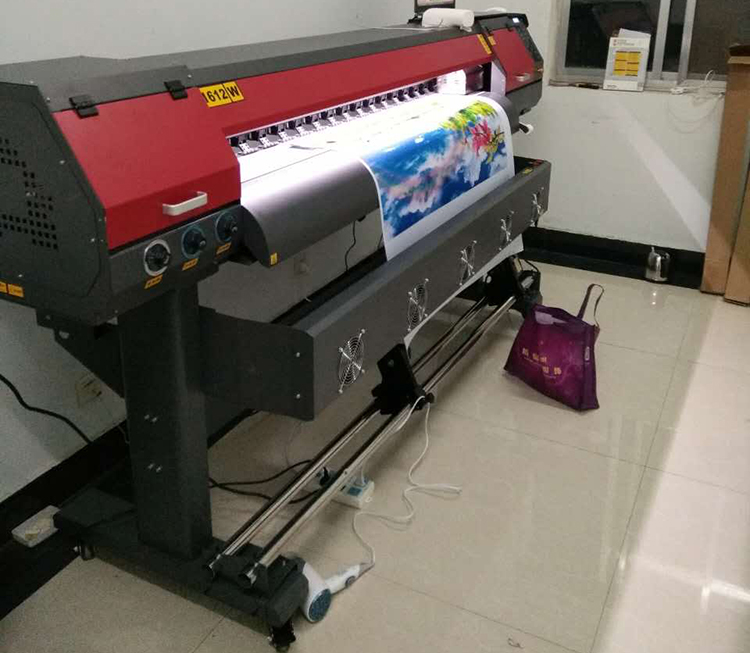 UV卷材打印机移门打印机广告设备写真机