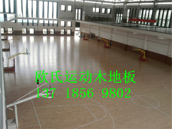 北京木地板工艺木纹 篮球运动地板报价 篮球实木地板手波纹 全国运动地板 统一价格销售图片