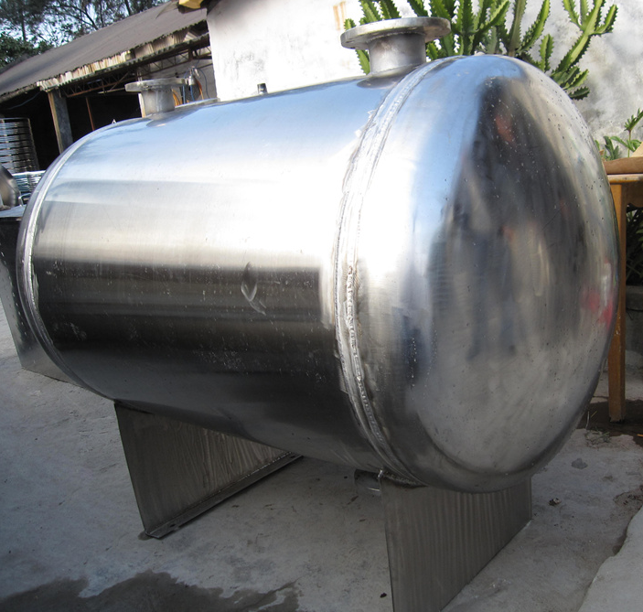 不锈钢外壳卧式无菌水箱无负压变频供水设备