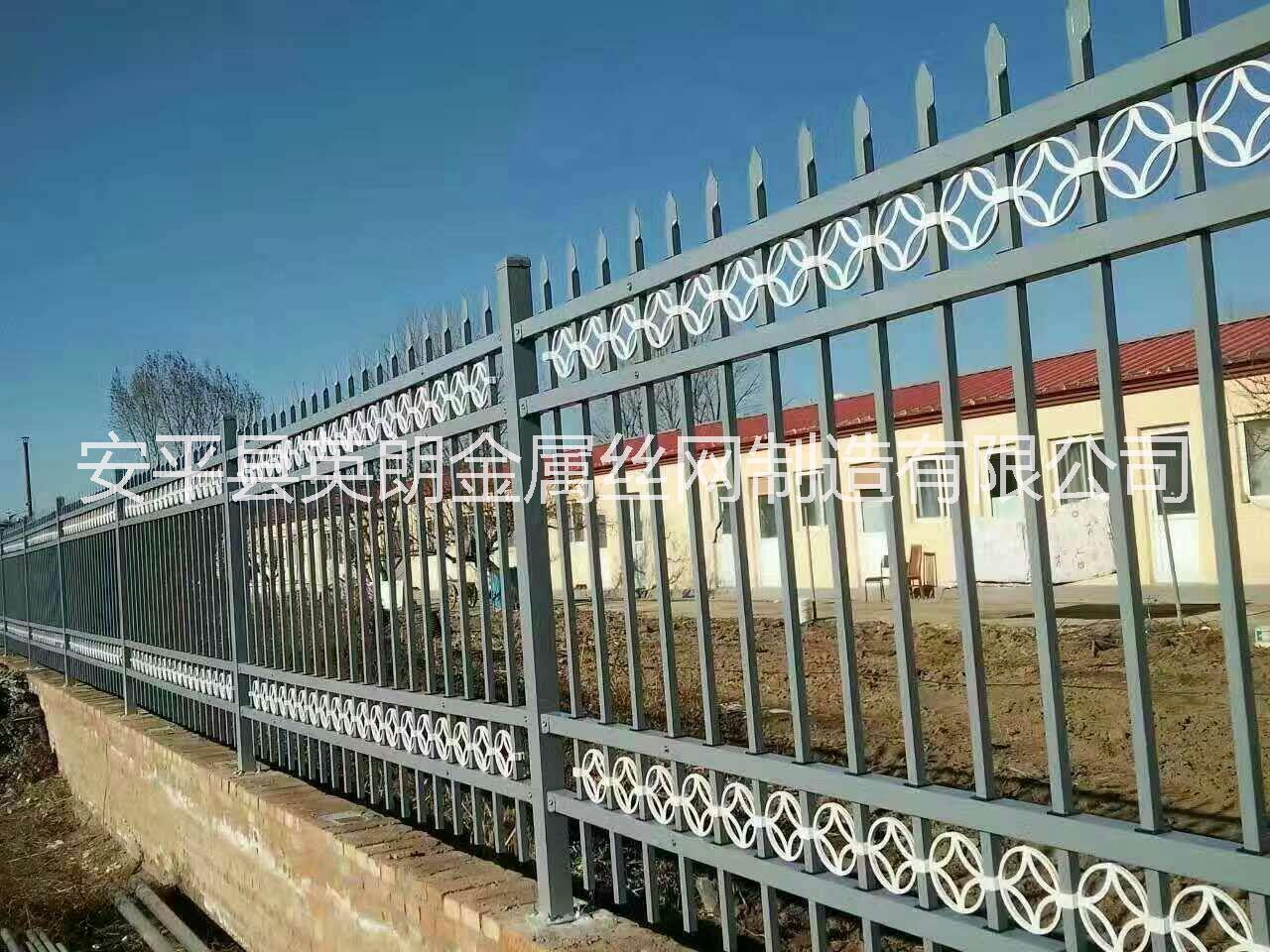 西安卖 锌钢护栏，小区护栏，隔离栅价格优可定做