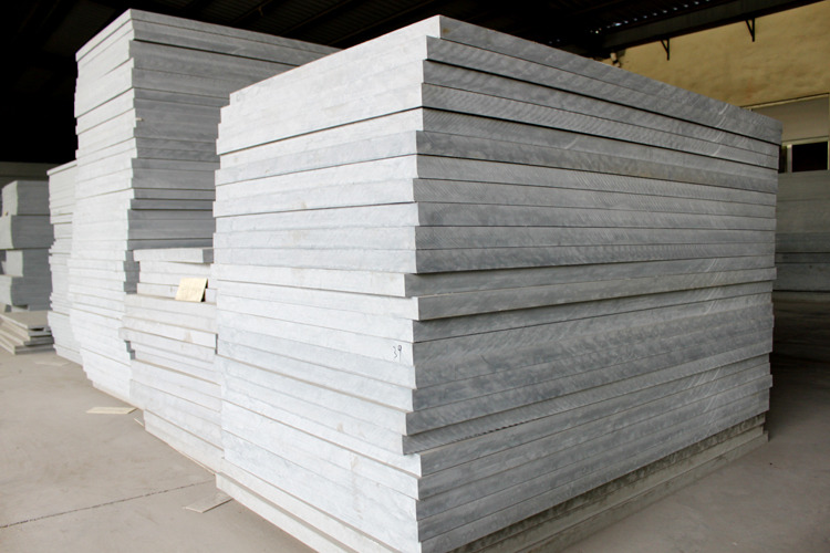 pvc硬板灰色pvc板白色厂家直销欢迎订购山东河北PVC床板30mm50mm