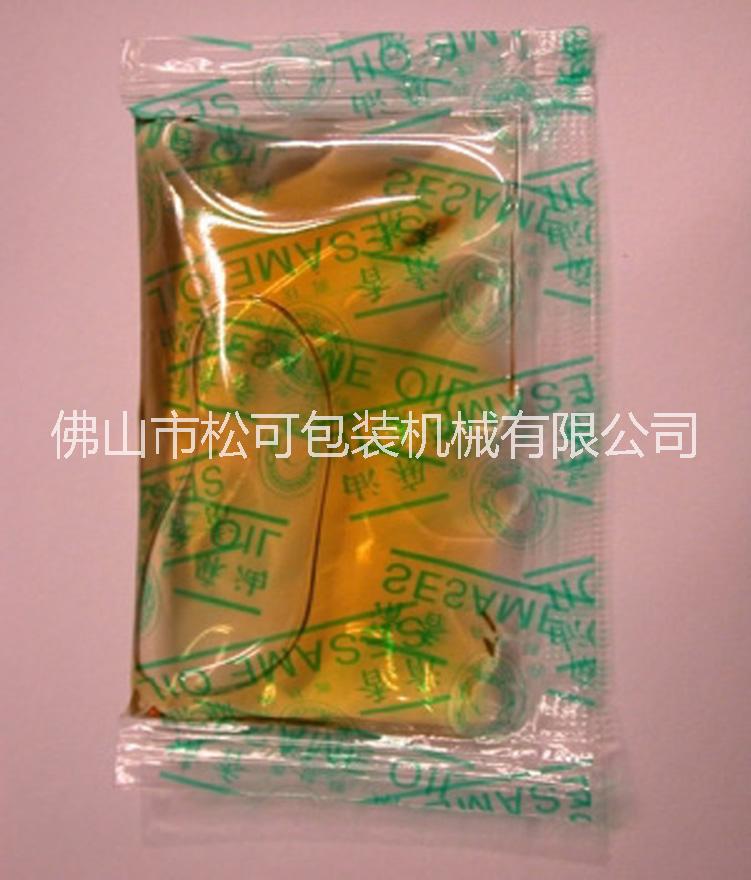 水包装机 广东液体包装机食品粉剂包装机 洗发水 咖啡   颗粒包装机