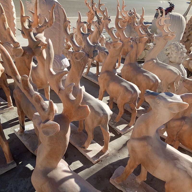 石雕小鹿 公园石雕梅花鹿 晚霞红石雕小鹿 母子鹿雕塑工艺品摆件图片