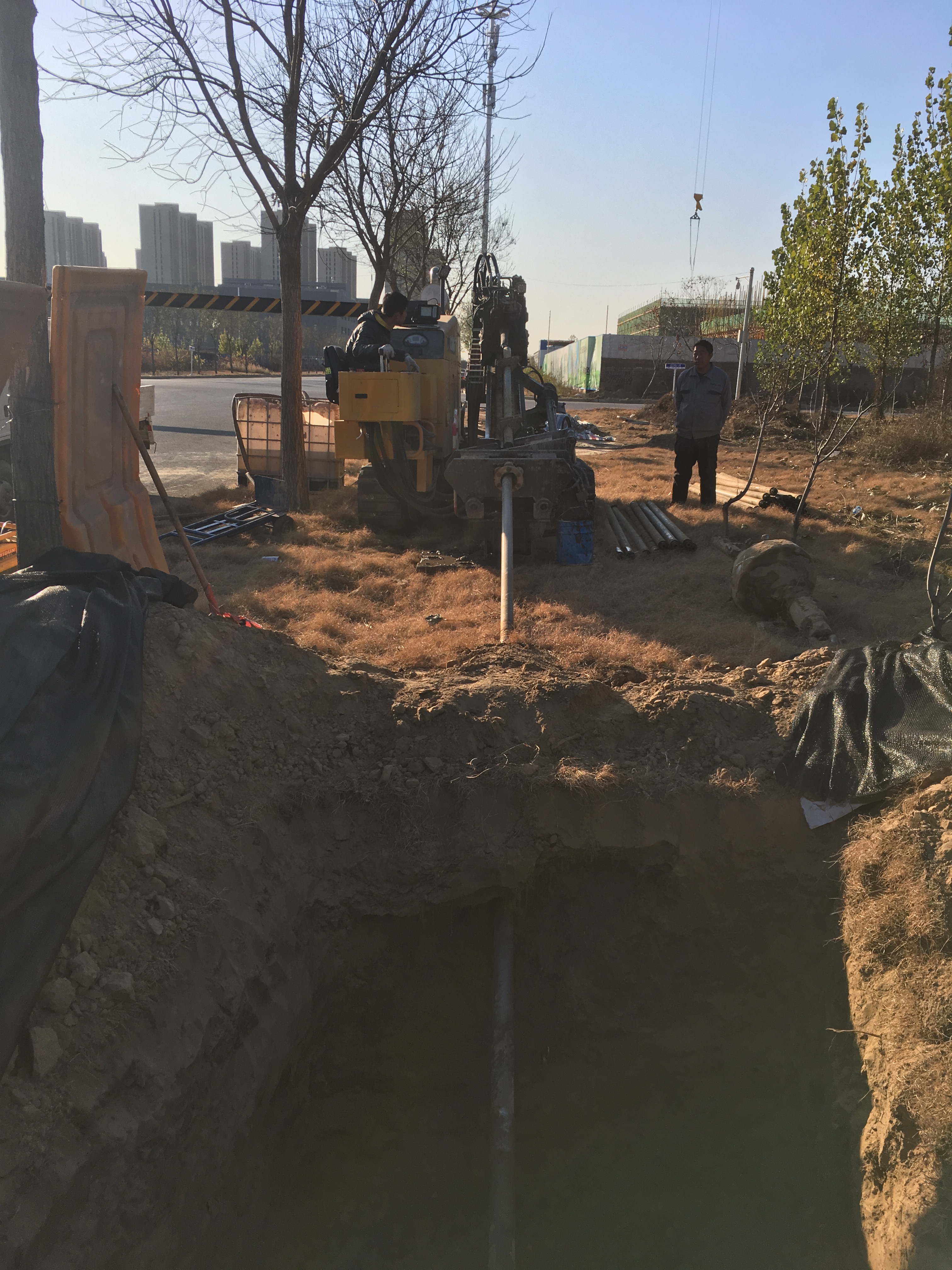 甘肃环县非开挖拉管顶管施工专业队 承接然气、电力、热力、自来水、污水、通信、铁路管道非开挖顶管施工，