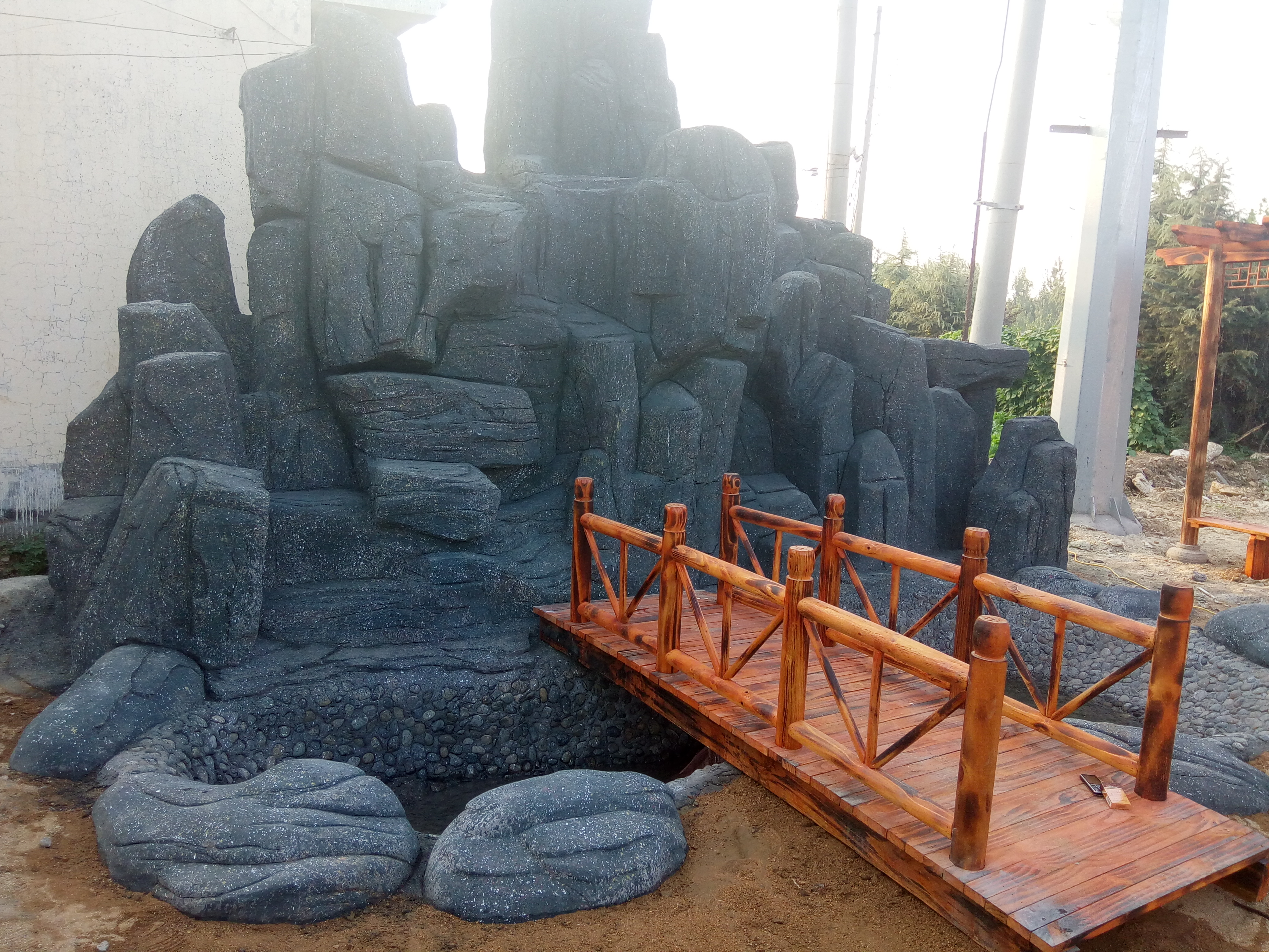 假山雕塑 承接大型水泥假山制作仿真树木人物雕塑生态公园景观水景设计施工