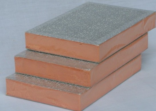 永丰县 机制酚醛保温板、酚醛保温板价 双面压花铝箔复合酚醛板