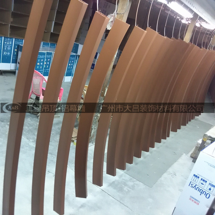 弧形铝方管  焊接弧形铝方管木纹焊接铝方通  弧形铝方管  焊接弧形铝方管