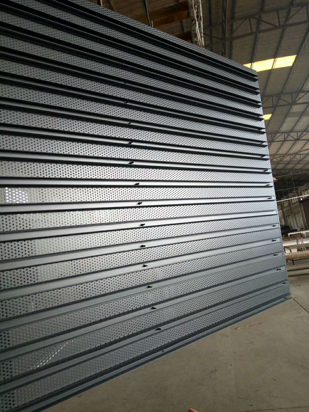冲孔铝板以铝型材的组合   直排孔铝板   黑色冲孔板