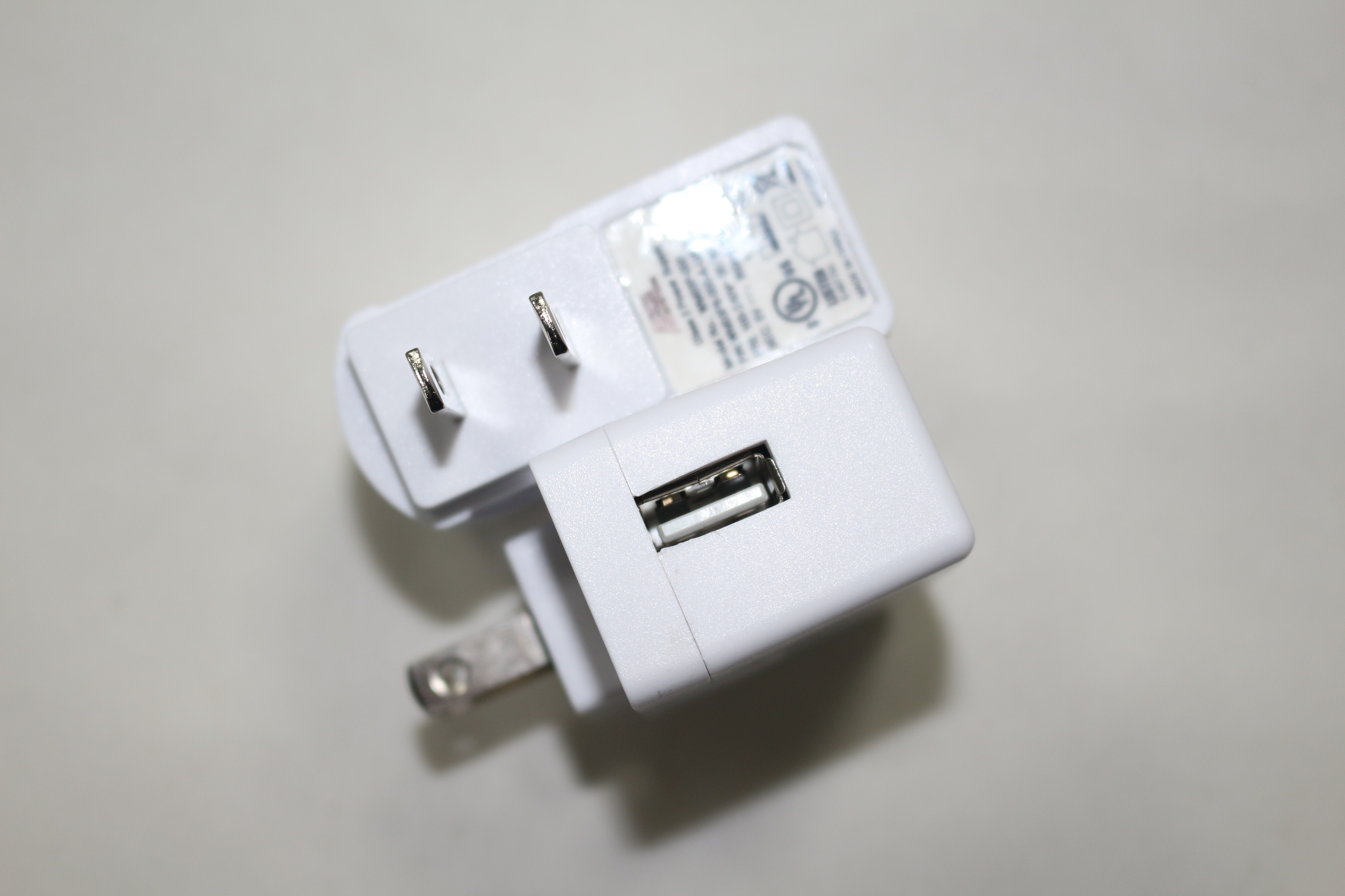 5V-0.6A USB电源充电器  电源充电器图片