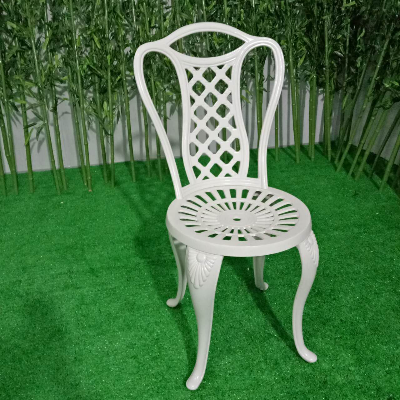 佛山铸铝桌椅厂家  欧式白色金属铸铝桌椅五件套   公园铸铝成套桌椅定做 佛山高档户外铸铝桌椅厂家