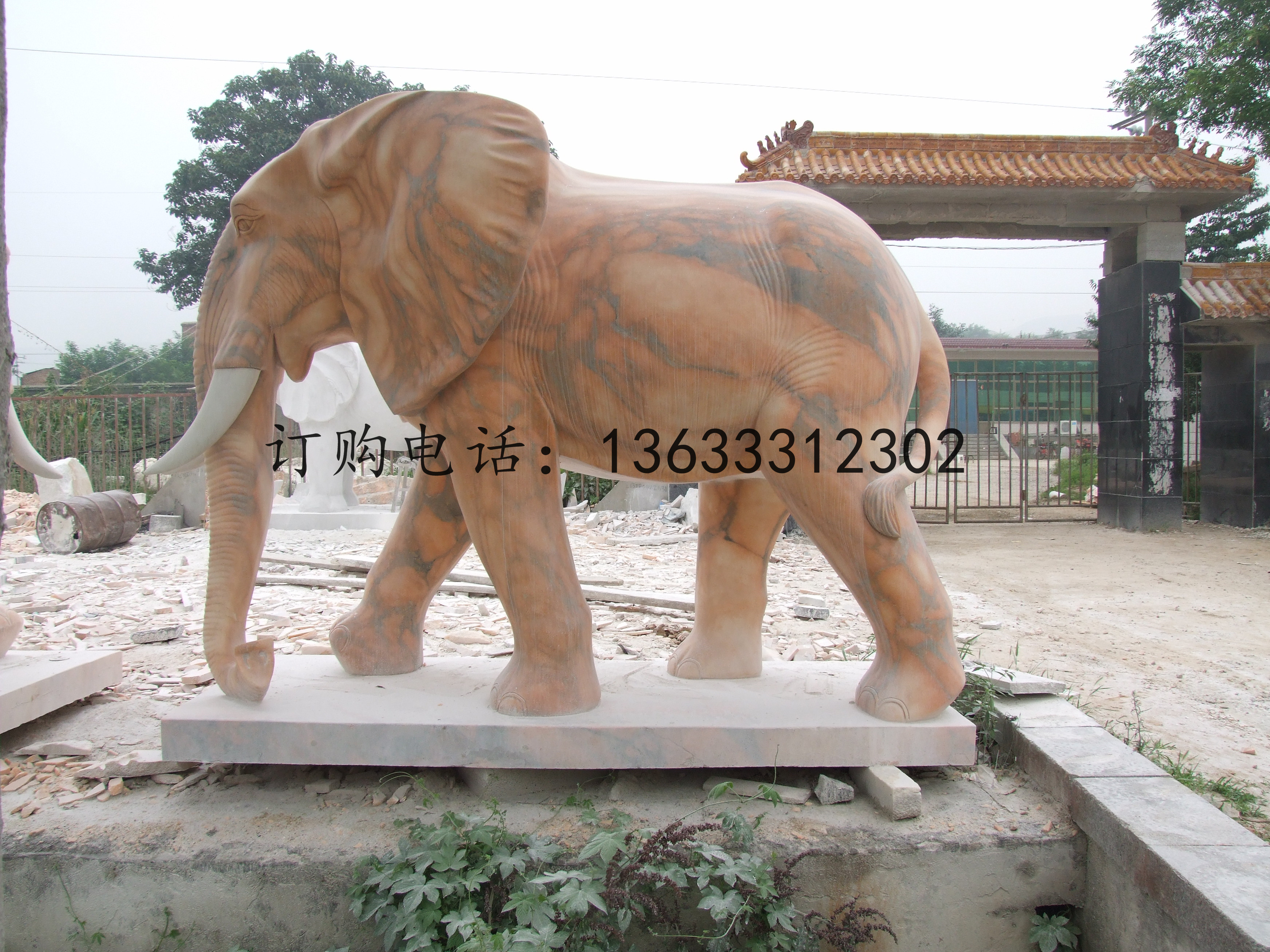 长沙晚霞红石雕大象雕塑动物雕塑图