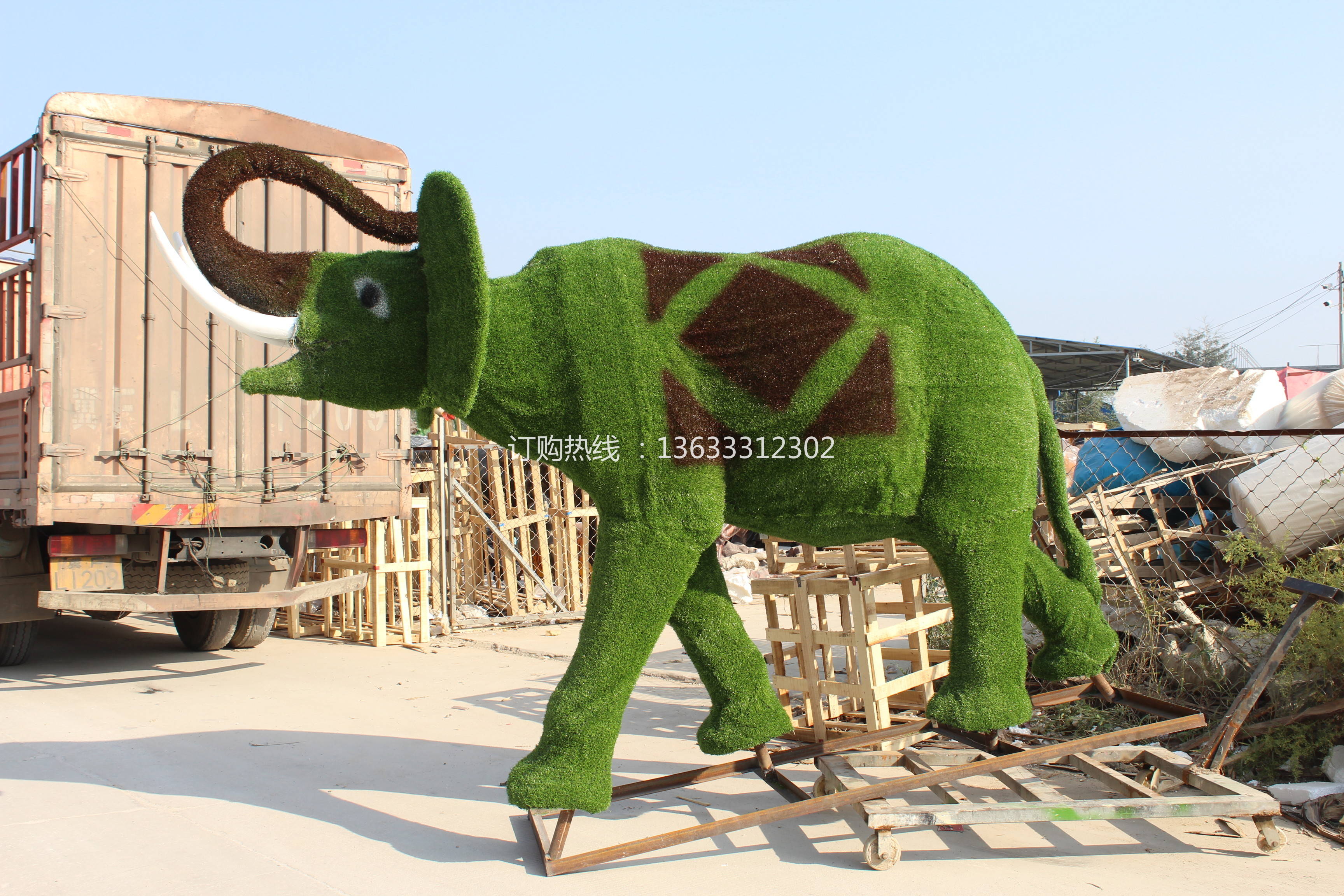 雕刻摆件动物大象雕刻摆件湖南雕刻