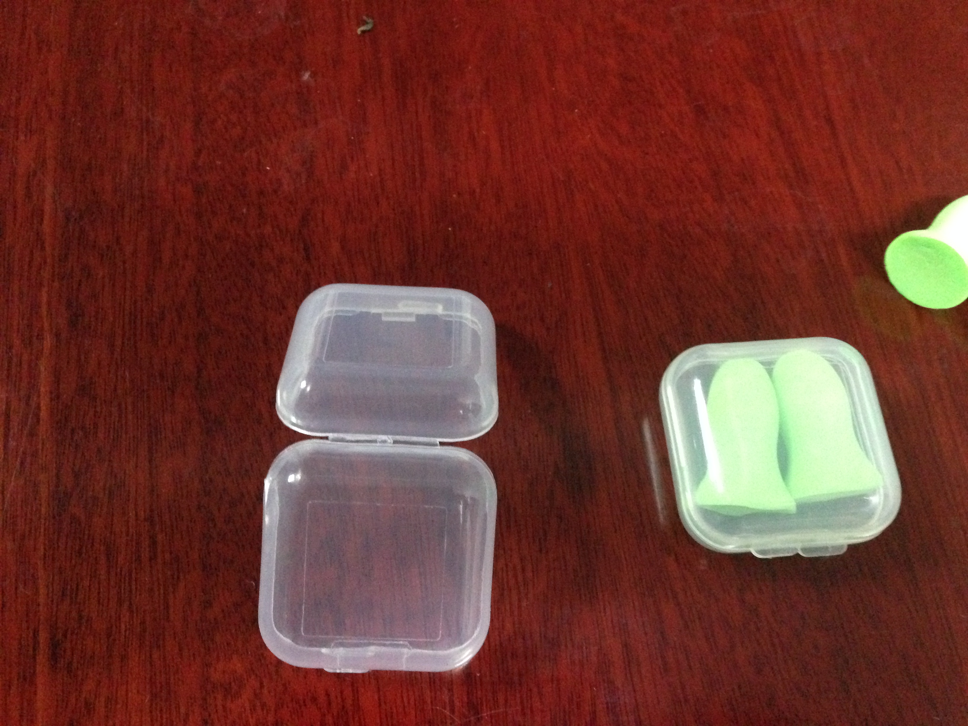 耳塞塑料盒子的优质供应商，模具生产，注塑加工 耳塞盒