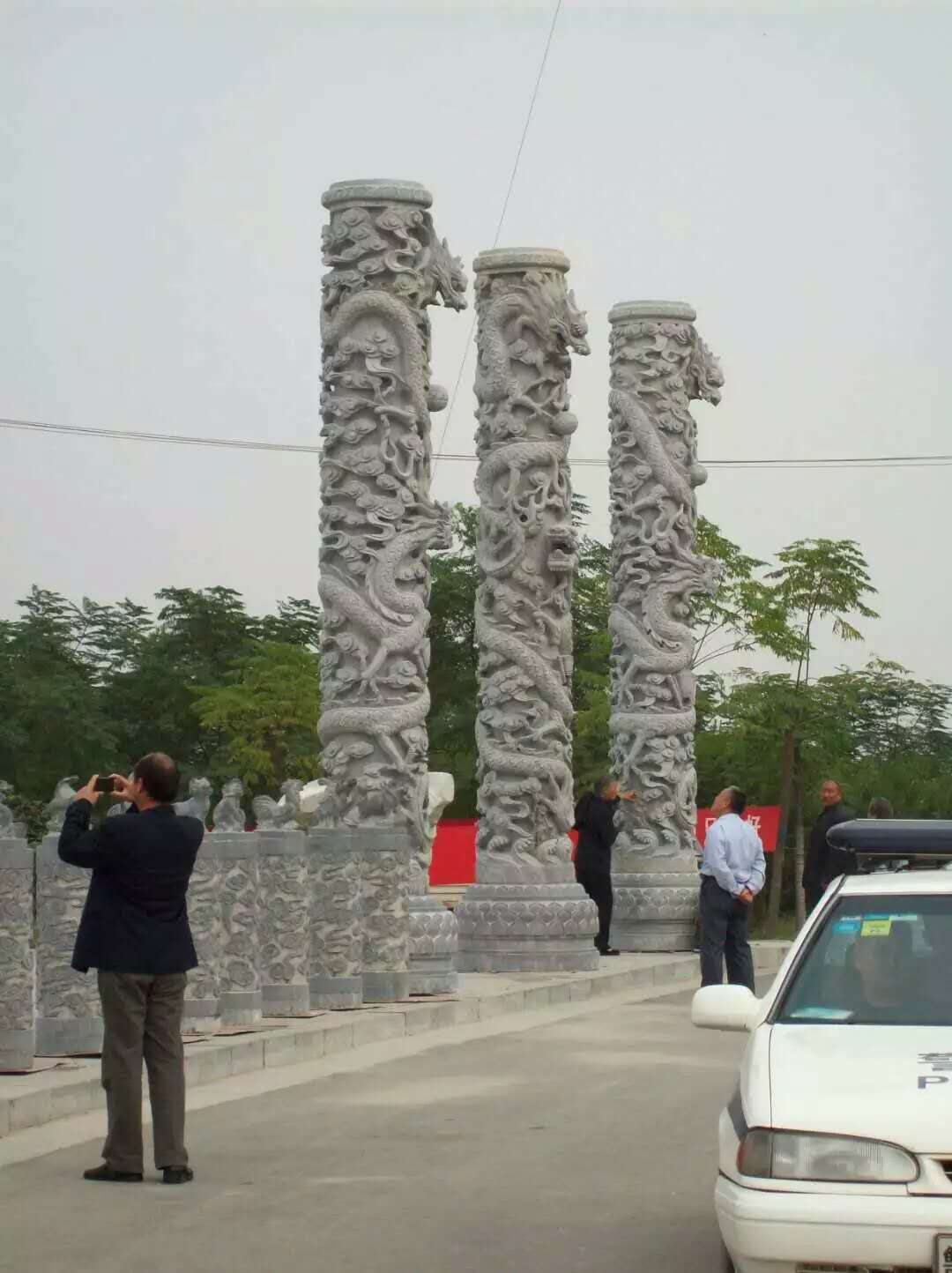 石龙柱雕塑、广场石龙柱、石龙柱安装、景区石龙柱、石龙柱价格、专业雕塑厂家