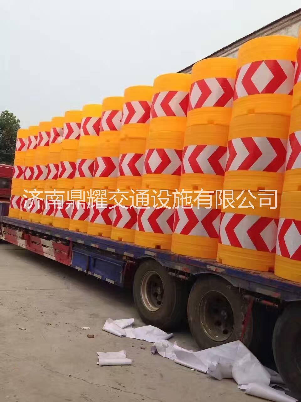 山东济南塑料注水防撞桶隔离墩厂家批发