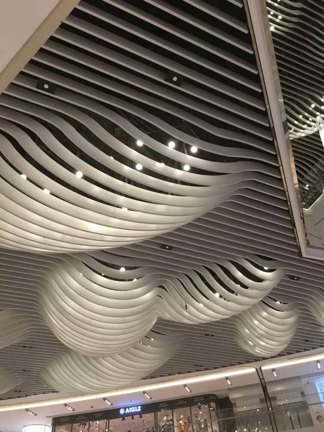 广州市大吕装饰材料有限公司 供应弧形铝方通吊顶  弧形铝方管  可定制图片
