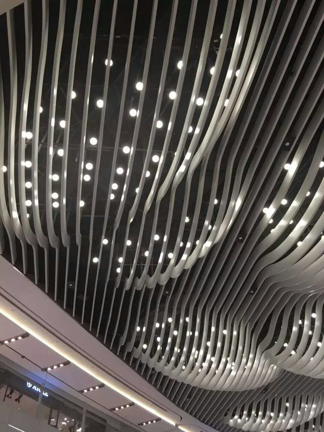 广州市大吕装饰材料有限公司 供应弧形铝方通吊顶  弧形铝方管  可定制