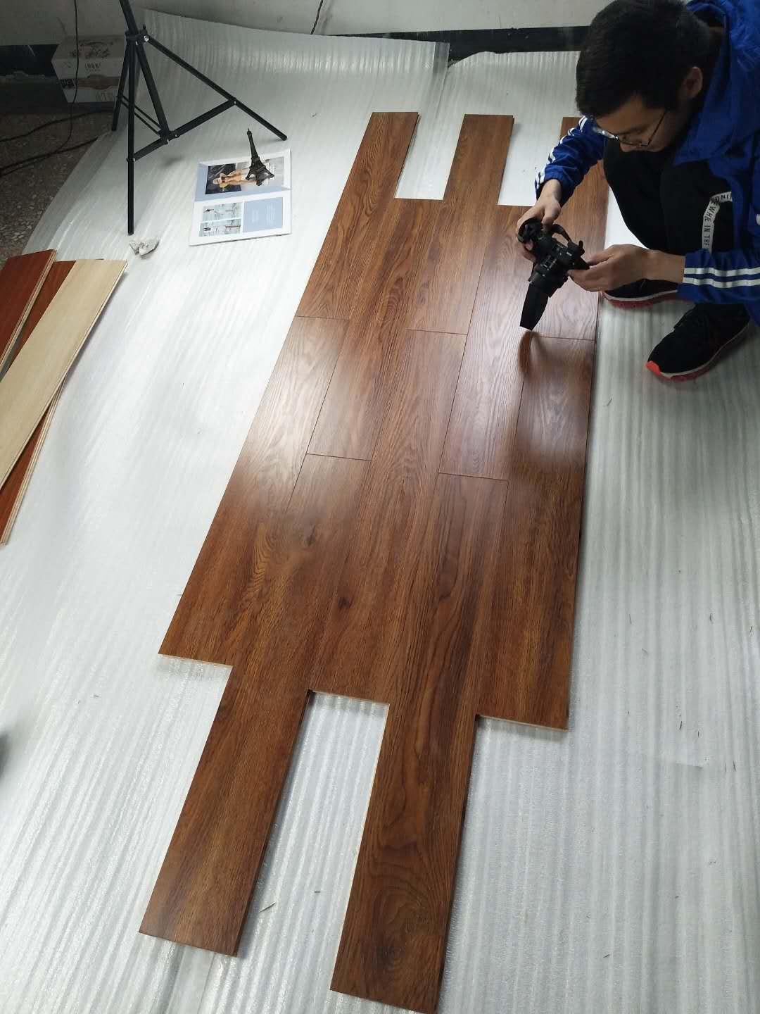 多层实木板批发价格  实木地板厂家直销 多层实木地板厂家直销