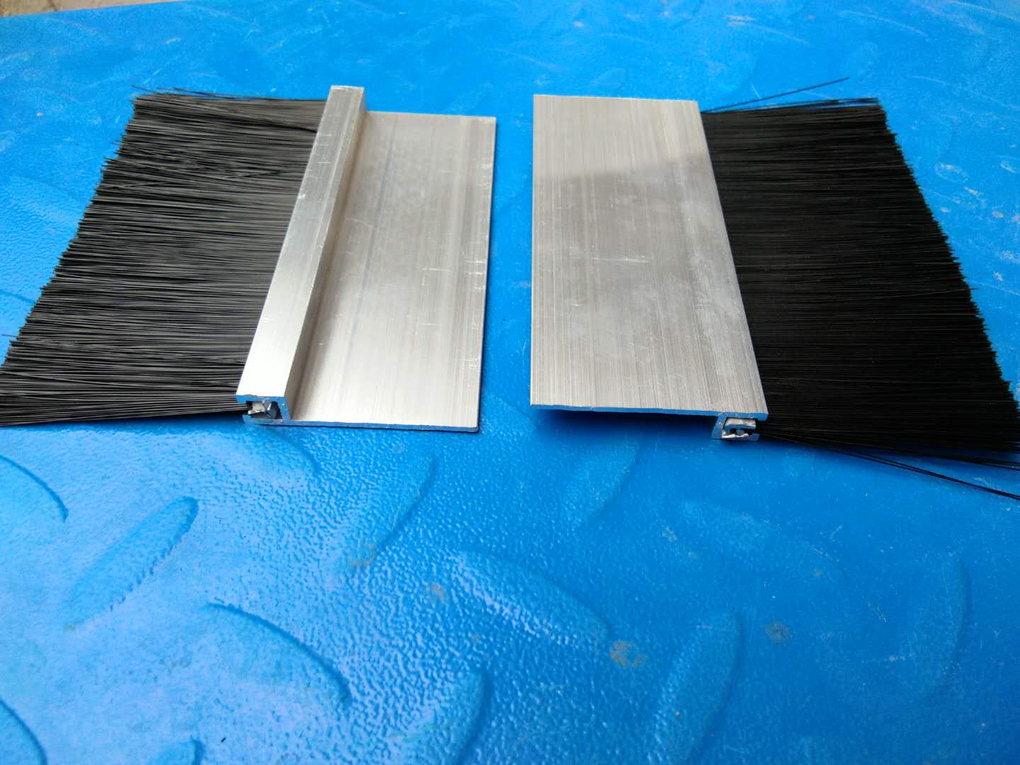 毛刷条定做尼龙PVC木板PP板毛刷板刷防尘除尘毛刷厂家