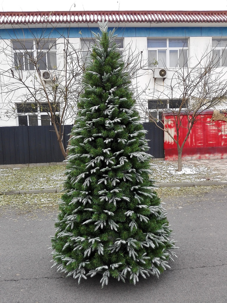 PE PE粘雪花大型圣诞树