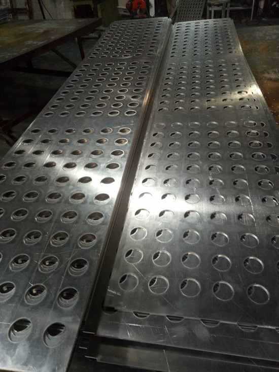 广州木纹铝单板,冲孔异型铝单板厂图片