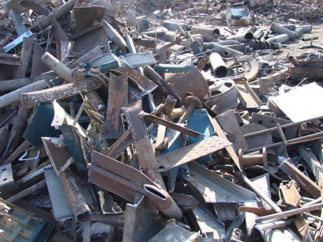 废铁回收铁废刨丝废铁回收公司工业铁回收图片