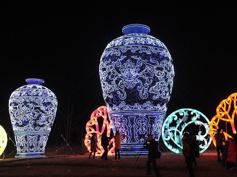 四川自贡 自贡华亦彩公司 户外景观灯厂家定制制作免费设计 自贡2021牛年花灯