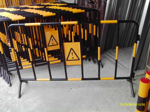 铁马护栏 反光铁马护栏 隔离铁马护栏 铁马护栏价格隔离铁马护栏作用