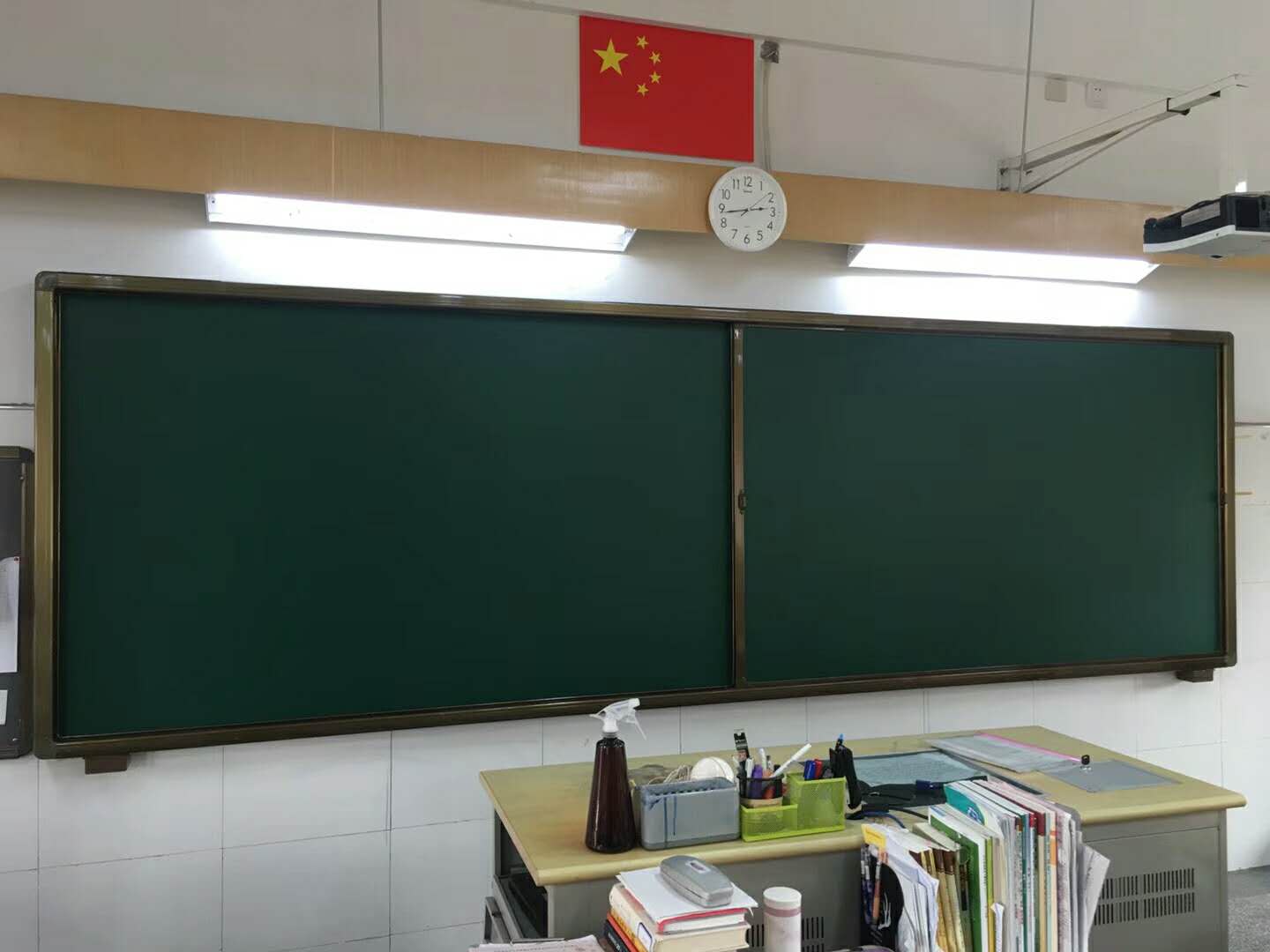 上海推拉黑板供应上海推拉黑板厂家直销-供货商-批发报价