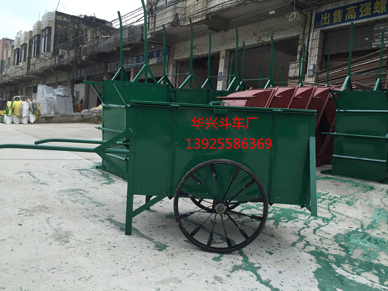 潍坊市环卫车厂家公共环卫设施 垃圾桶 垃圾车 环卫车 设备批发，深圳公共环卫设施价格