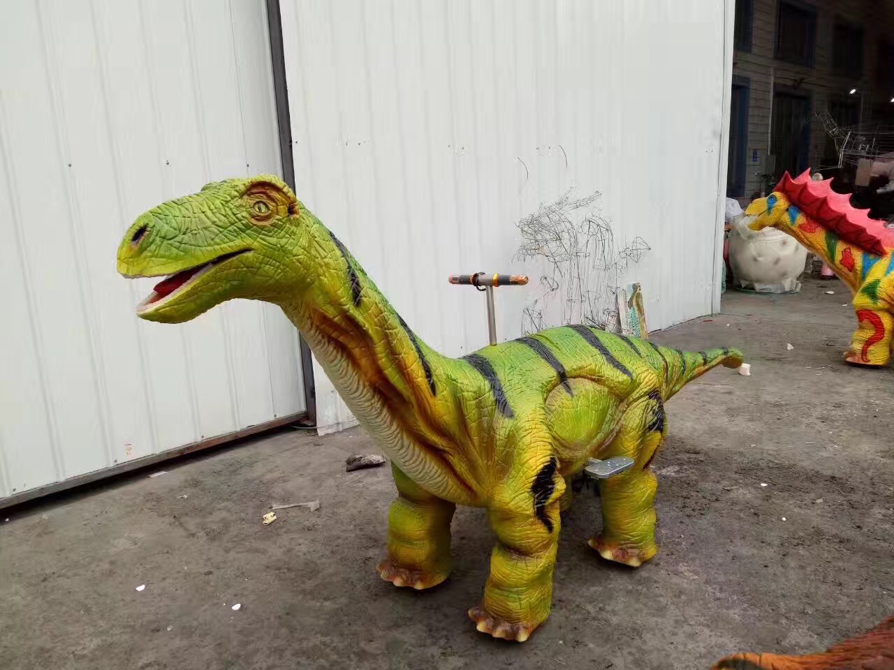 趣味恐龙表演服 儿童乐园仿真恐龙展